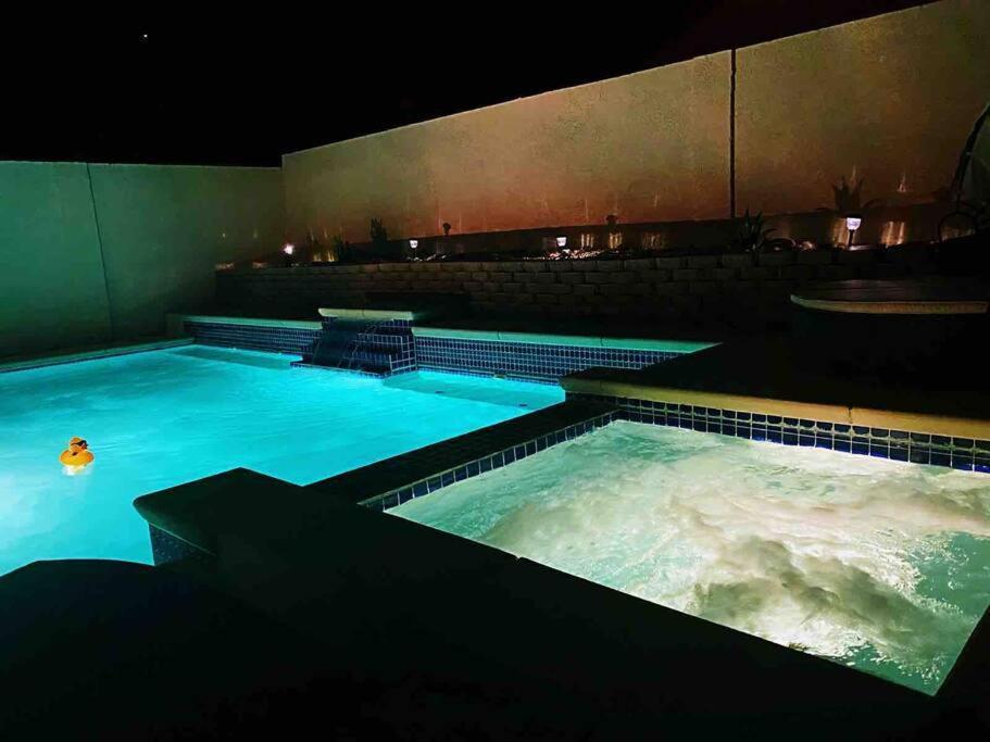 Amazing Heated Pool And Private Hot Tub 3Br In Heart Of Lv Villa Las Vegas Exterior foto